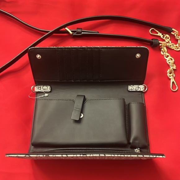 Guess Pocket book Cross body Purse - Picture 6 of 10